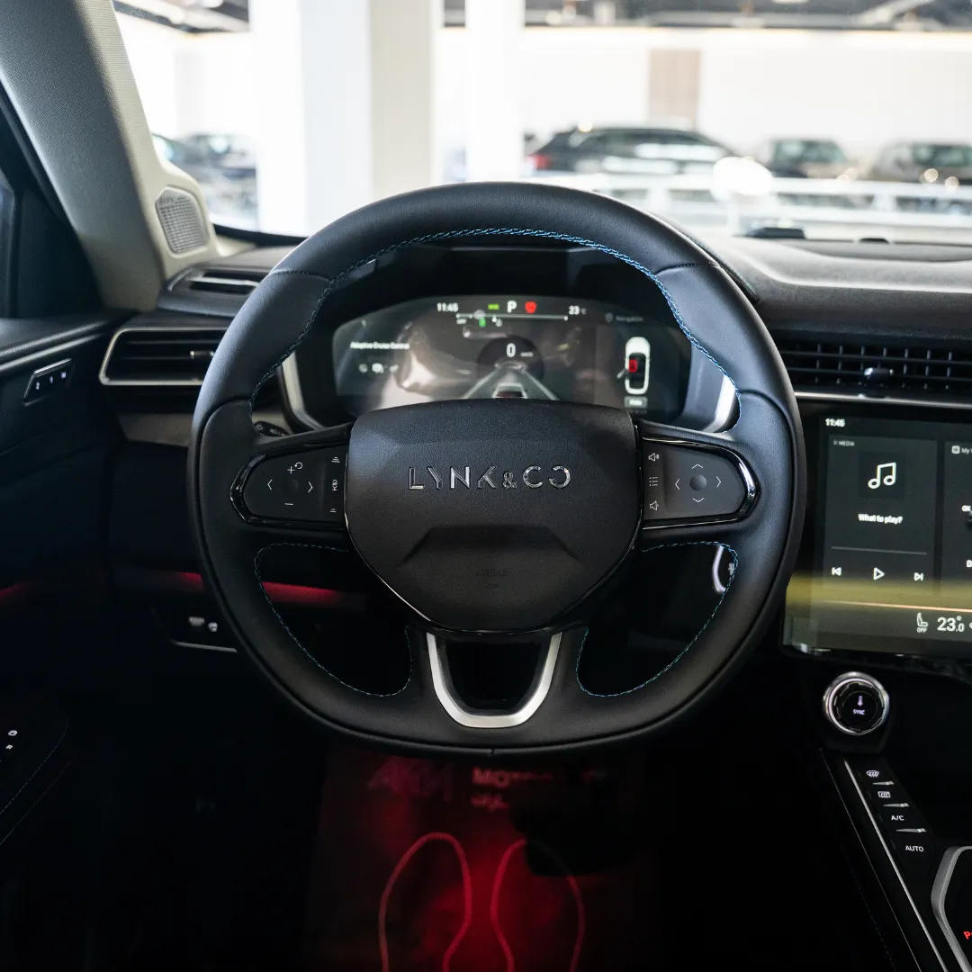 Lynk & Co 01