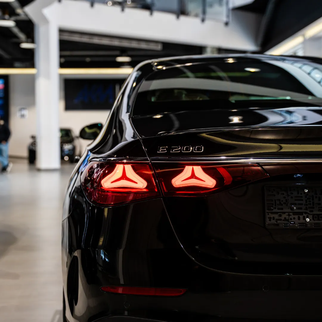 E200